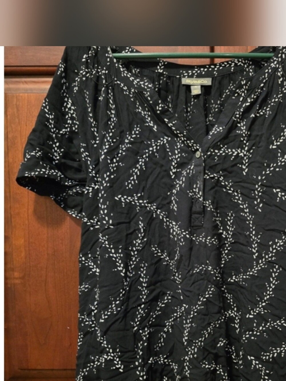 Black and White Leaf Print Blouse